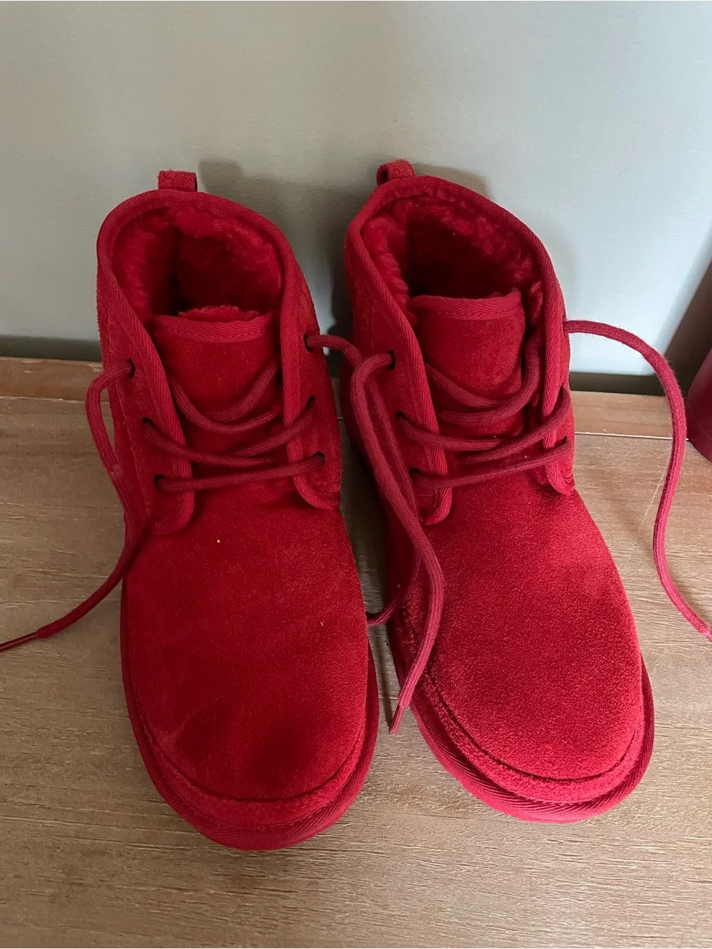 UGG Red Nurmel Chukka Suede Sherpa -lined Lace-Up boots